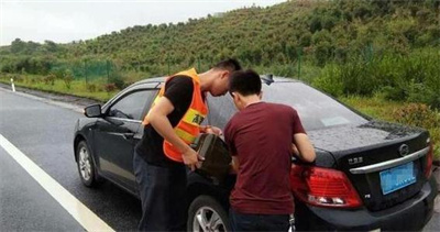 头屯河区永福道路救援